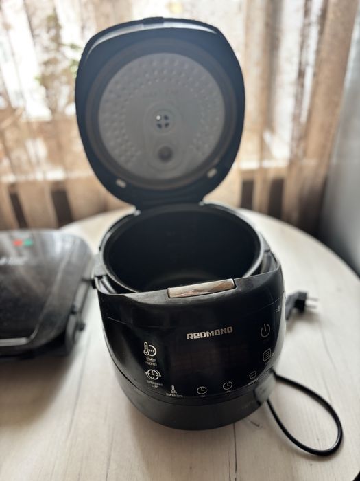 Мультиварка Redmond