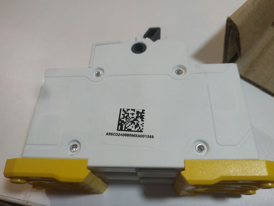 Schneider.Трёх позиционный переключатель 40 ампер