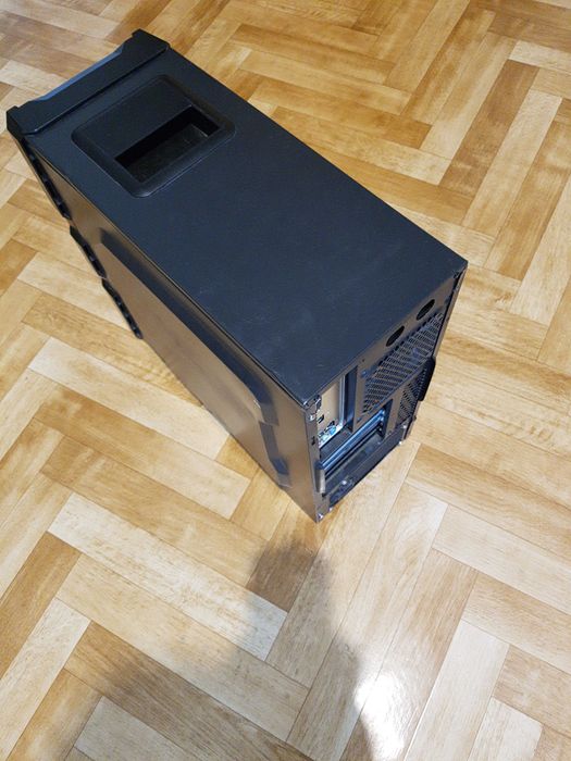 Komputer Do Lekkich Gier AM4 Zen 1600 RX470 8GB RAM SSD 256
