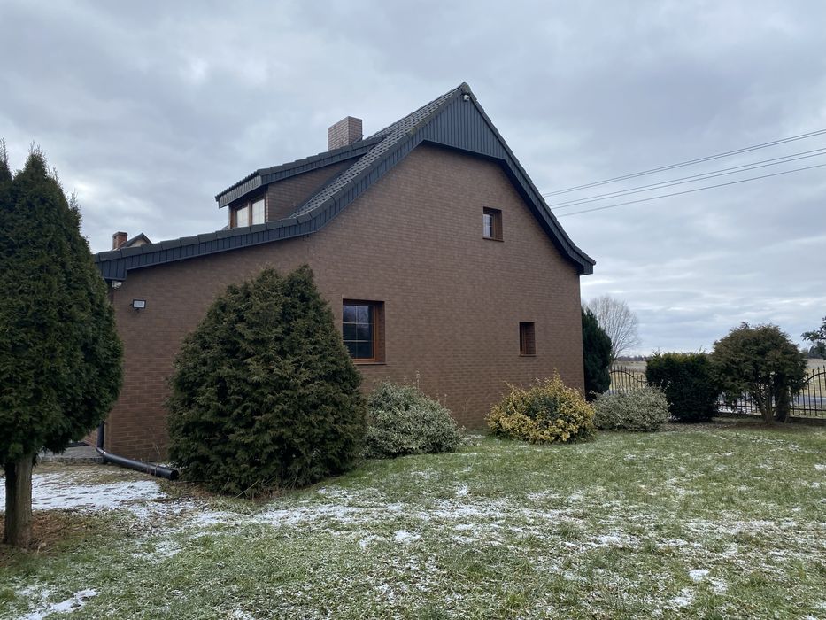 Dom plus hala garażowa