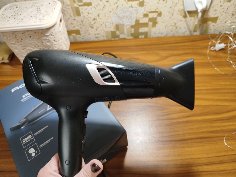 Продам фен Rowenta