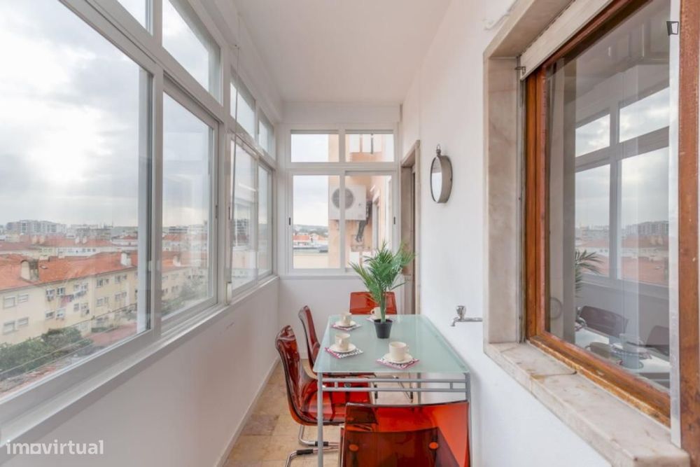 Apartamento com 4 quartos - localizado em Alvalade Lisbon