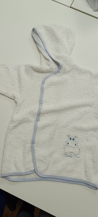 Roupão de bebé, tamanho único. Usado