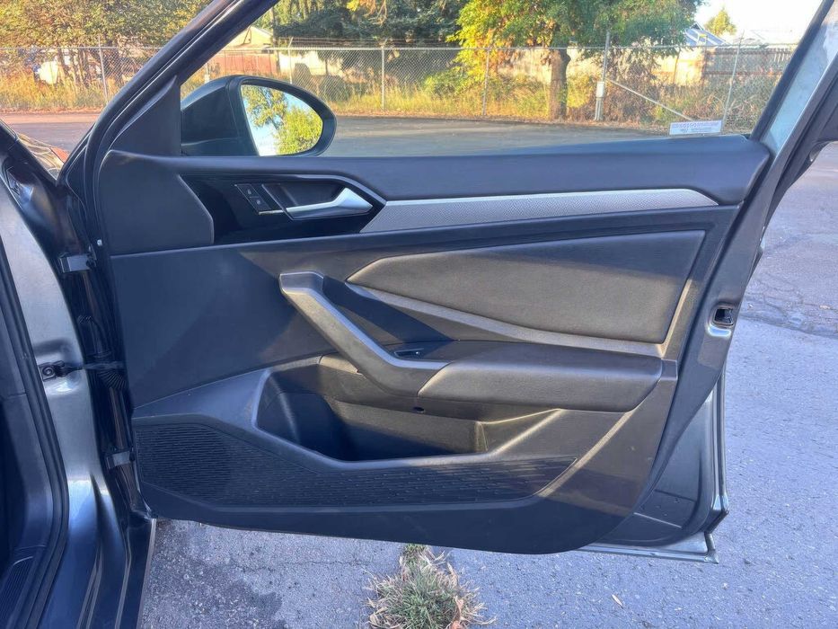 Volkswagen Jetta R-Line      2019