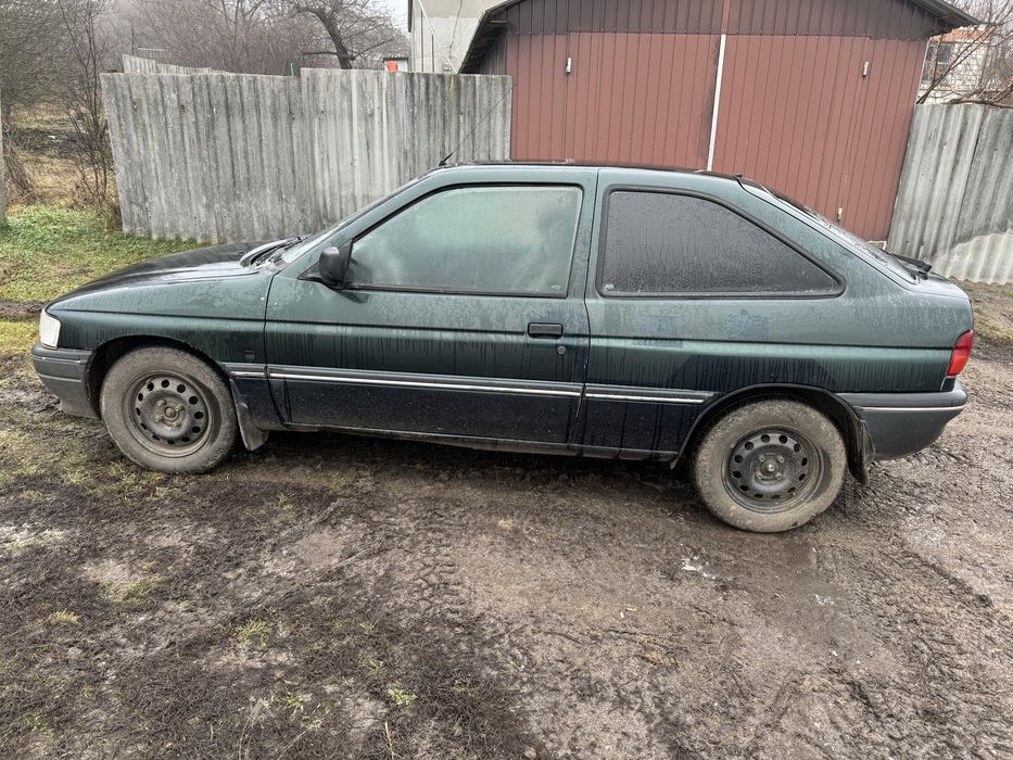 Продам форд ескорт