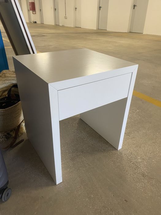 Mesa de cabeceira IKEA