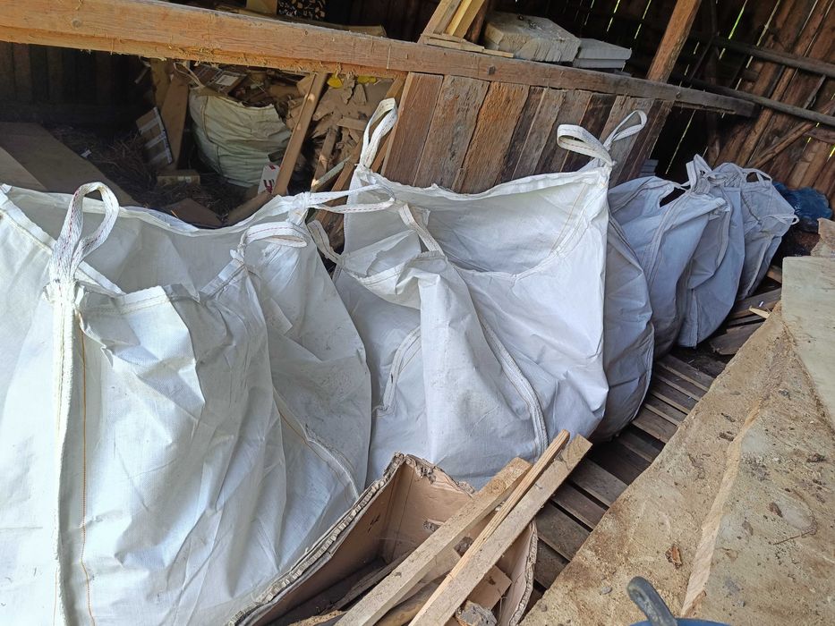 Ściółka dla koni, bydła, zwierząt zrębki, słoma i wióry\trociny BigBag