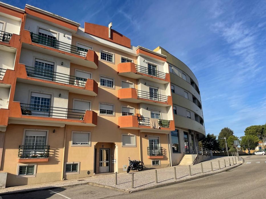 T3 com 2 Varandas, Garagem , perto da  estação Comboio