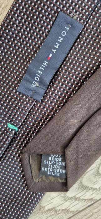 Oryginalny krawat męski Tommy Hilfiger brązowy 100% jedwab