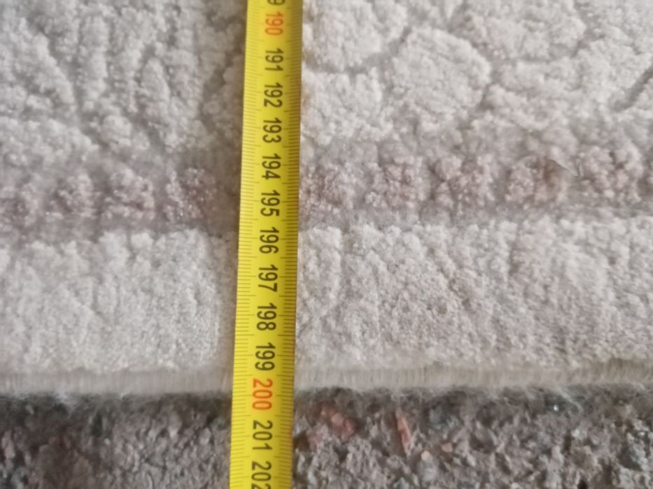 Ковер бежевый цвет