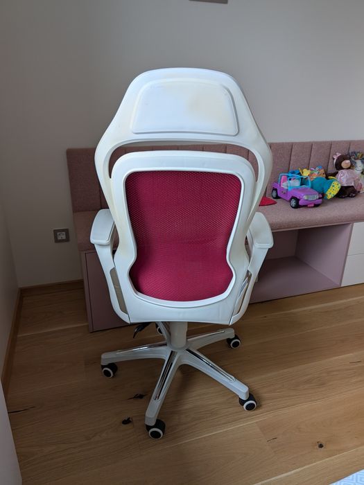 Стілець на коліщатках