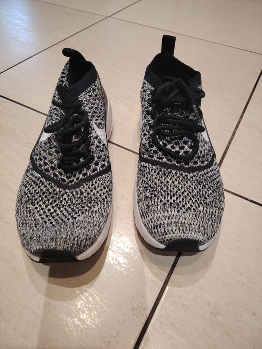 Buty sportowe damskie