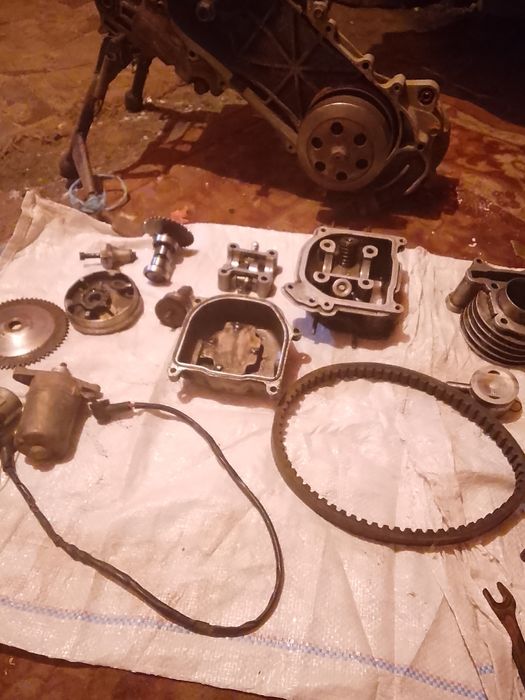 Запчасті на скутер 80куб