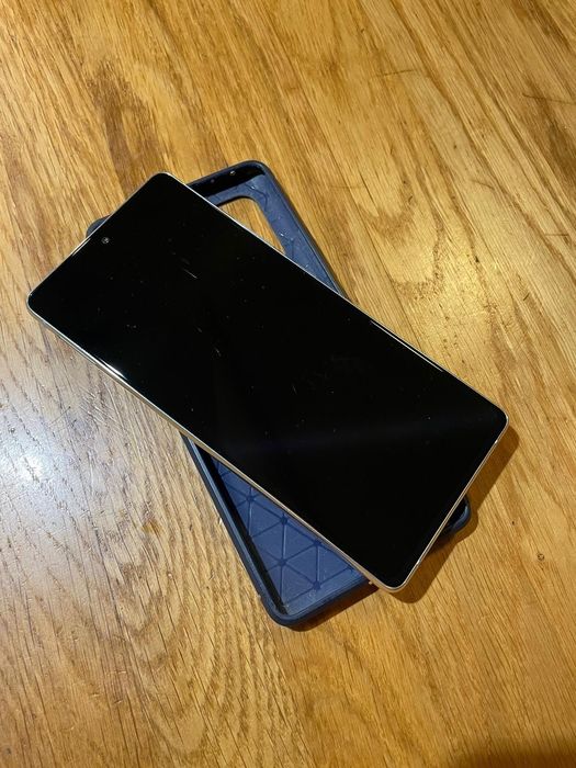 Samsung s10 2sim + microSD