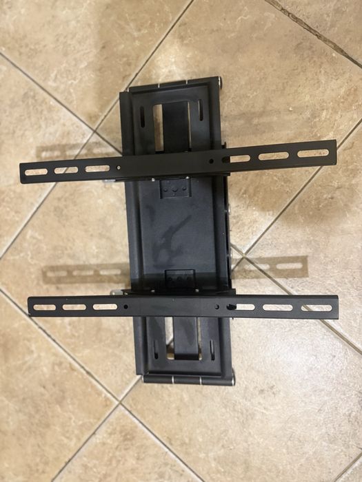 Телевизор Samsung 50 с кронштейном.