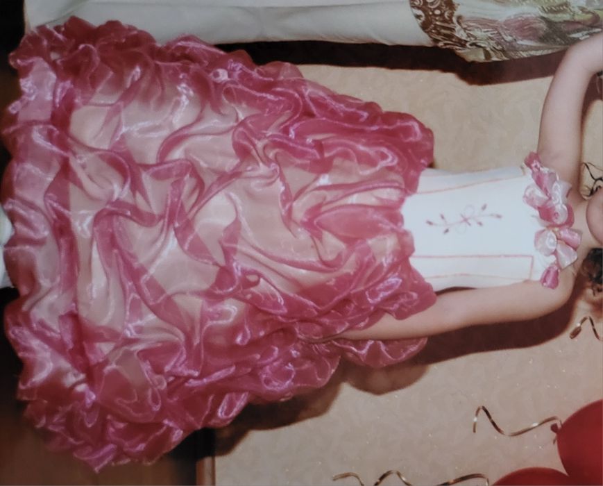 Святкова сукня в дитсадок на дівчат 5-7 років