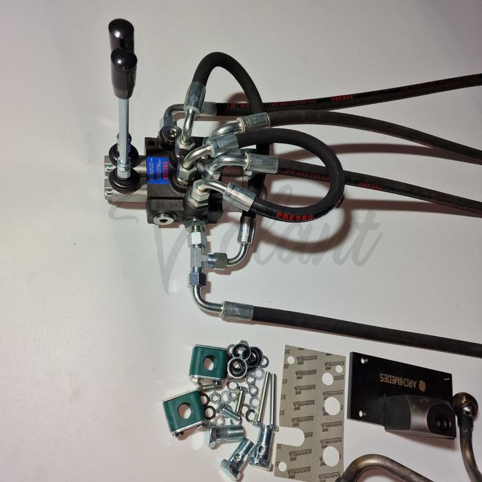 Rozdzielacz Zewnętrzny 2 Sekcyjny Ursus C-360 Do Wywrotu Cylinder