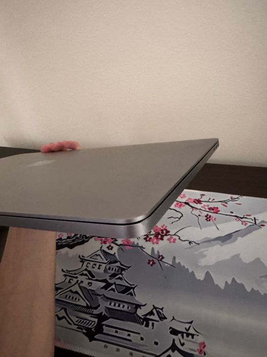 MacBook Pro 16 2019рік i7/512gb 265циклів + Magic Mouse 2