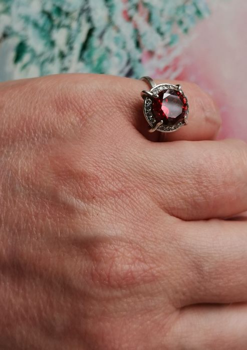 Серебряное кольцо серебро 925 красный камень винтаж