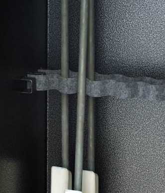 3001: Szafa na bron Hunter G-3, 150x60x35 cm. S1,  trójramienną klamkę