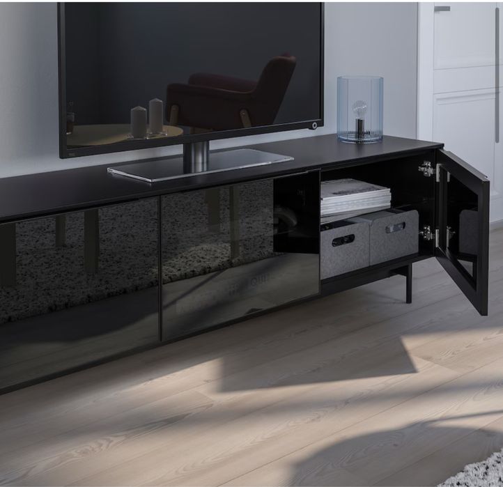 Movel TV com 3 portas de vidro