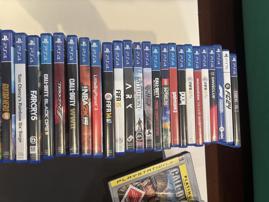 PS4 Pro 1TB com coamdo nacon evolution e 26 jogos