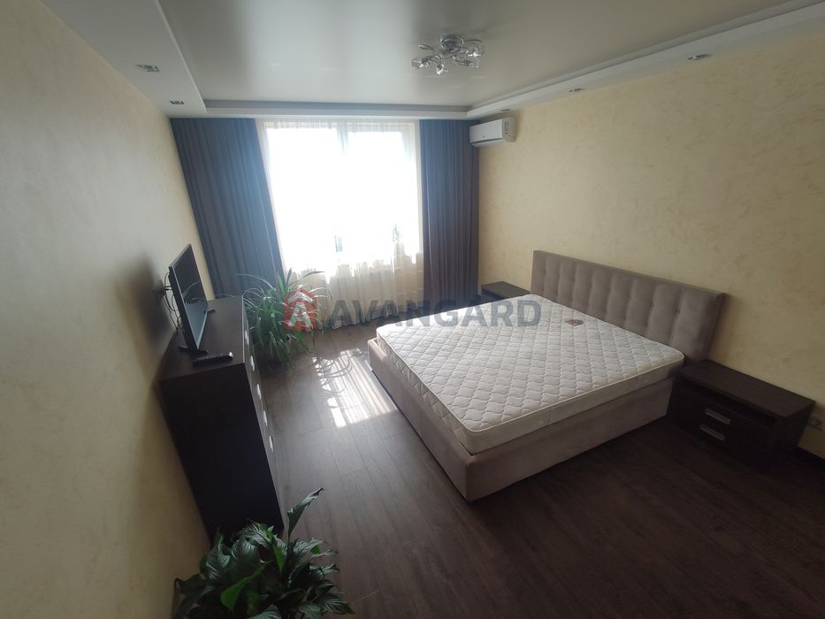 Продаж 2к квартира з дизайнерським ремонтом, пров Коломийський 17/31А