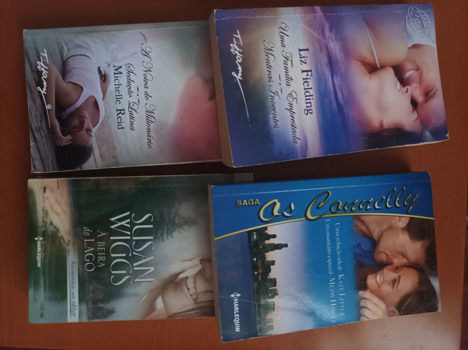 4 volumes com 2 história cada