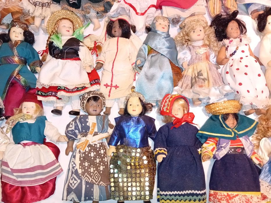 Conjunto de 26 Bonecas Colecção Bonecas do Mundo