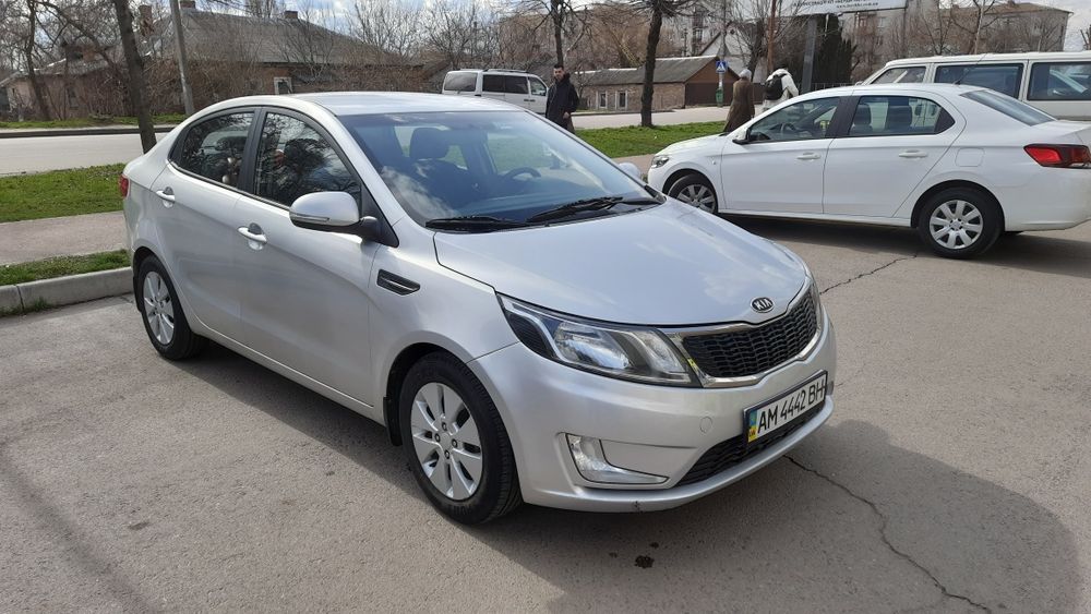 Кіа Ріо 2012 1.6 бензин власник