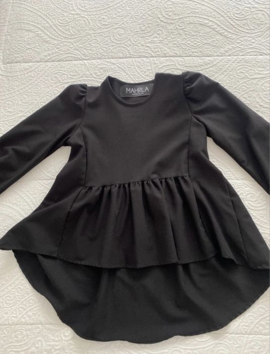 Blusa Mahrla, tamamho S/M, preta. Usada uma umica vez, esta nova