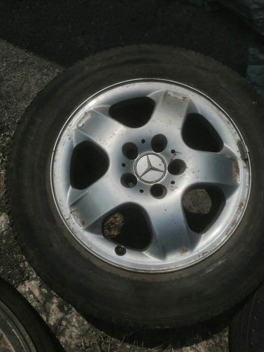 Оригінальні диски з резиною на Mercedes ML