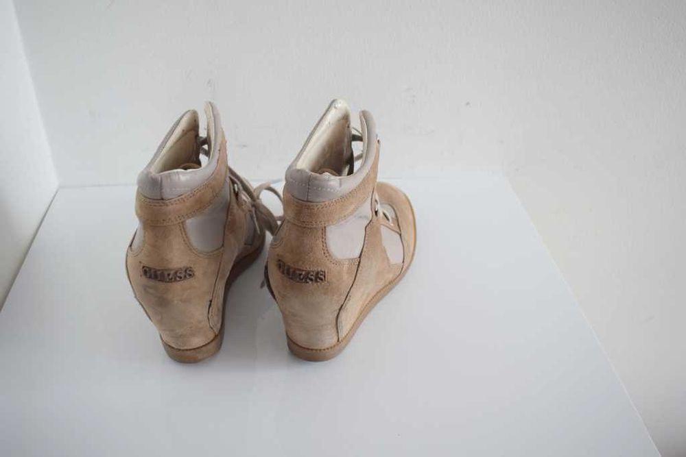 Guess  sneakersy beżowe na koturnie 39