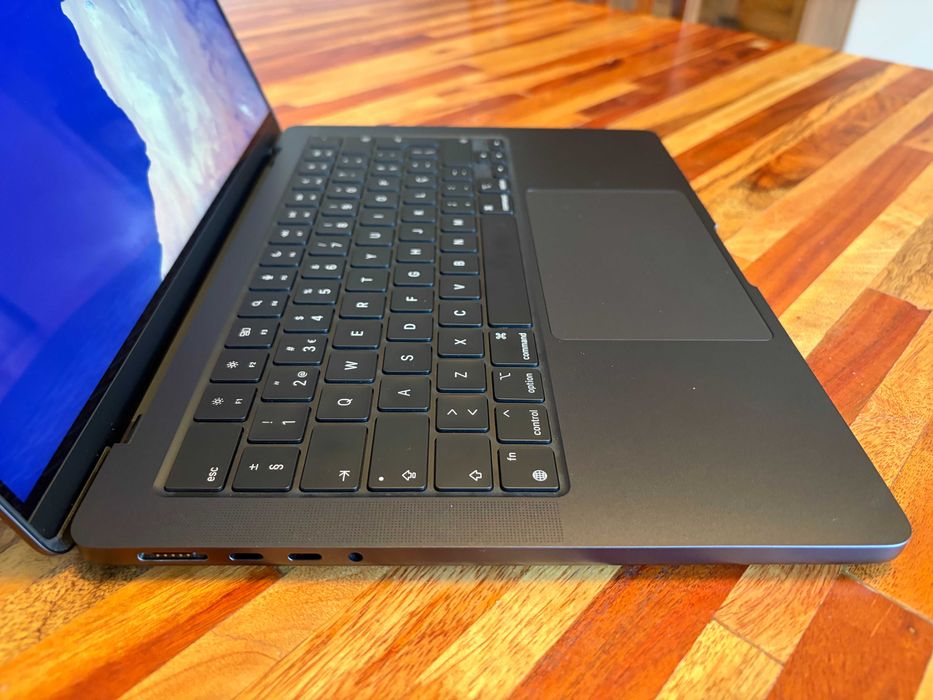 MacBook Pro 14” M4 Max • 36GB RAM • 2TB SSD • AppleCare • Como Novo