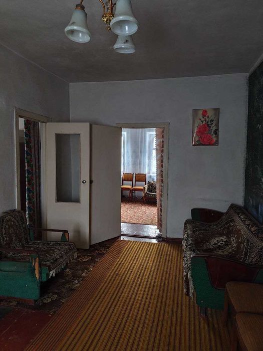 Продаж будинку з меблями