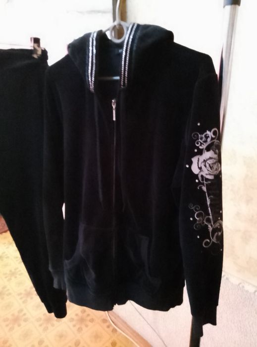 Костюм велюровый с камнями