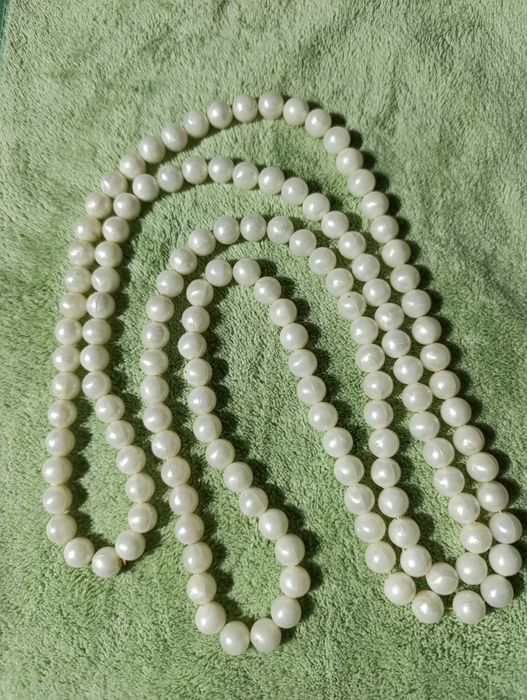 Довгі буси білі 68 см