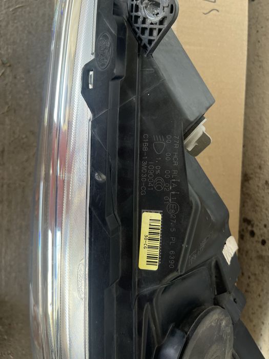 Farol ford fiesta 2016