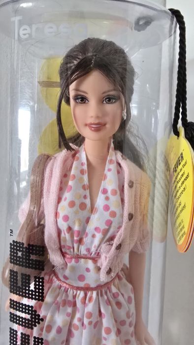 Lalka Barbie Fashion Fever Teresa
