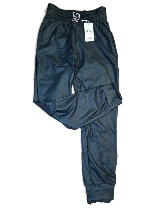 Spodnie joggery ekoskóra ocieplane butelkowa zieleń Miego M/L