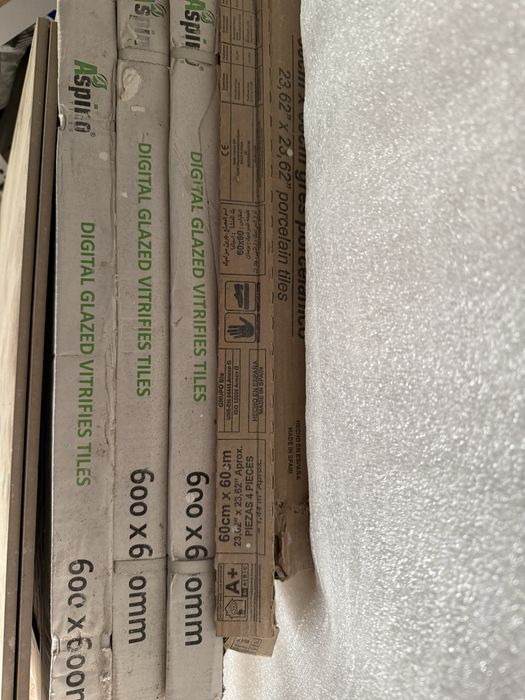 Плитка керамогранит 60×60 глянцевая и матовая (Испания, Индия)