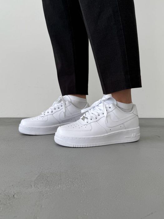 Nike Air Force 1  White чоловічі білі кросівки AF1