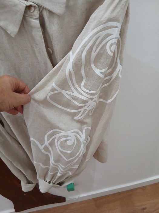 Calças e camisa/casaco beje em linho
