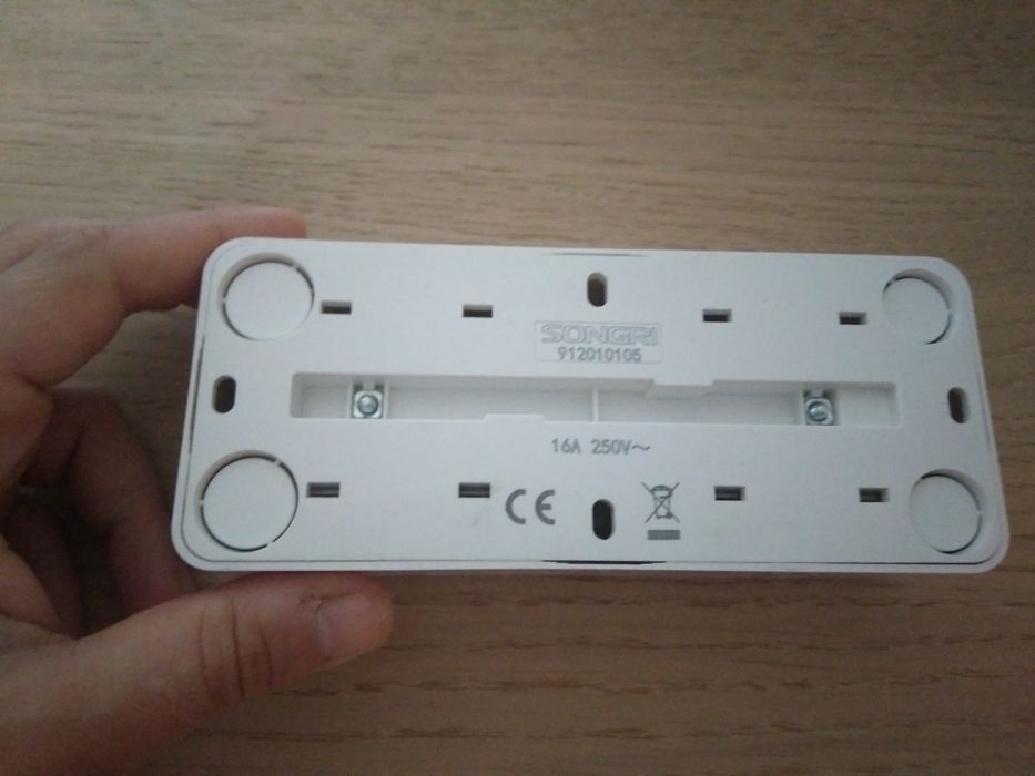Tomada tripla 16A 250V