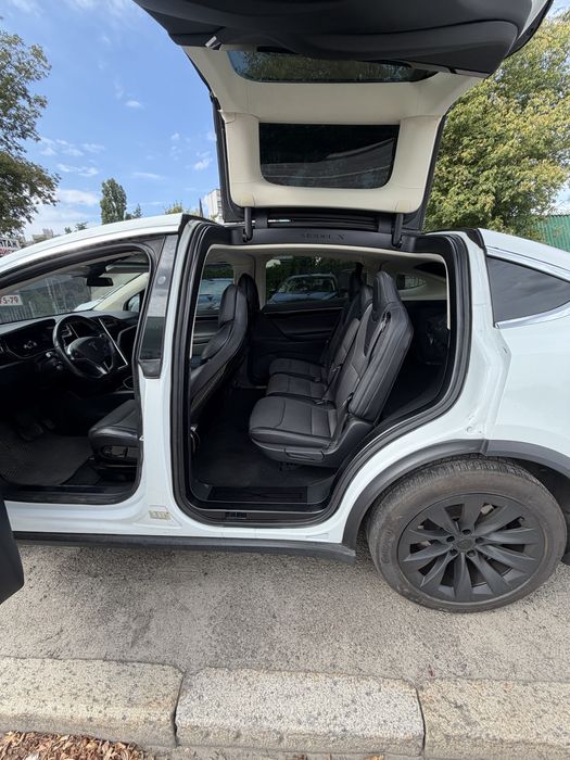 Продам Tesla model X