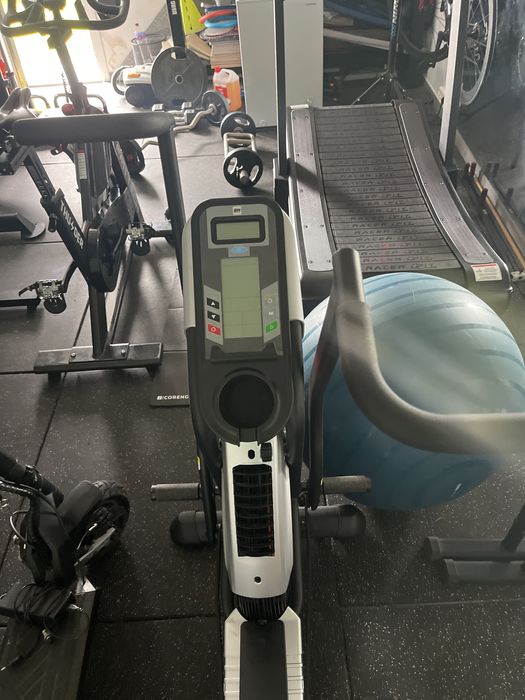 Bicicleta Estática BH FITNESS Cross1100