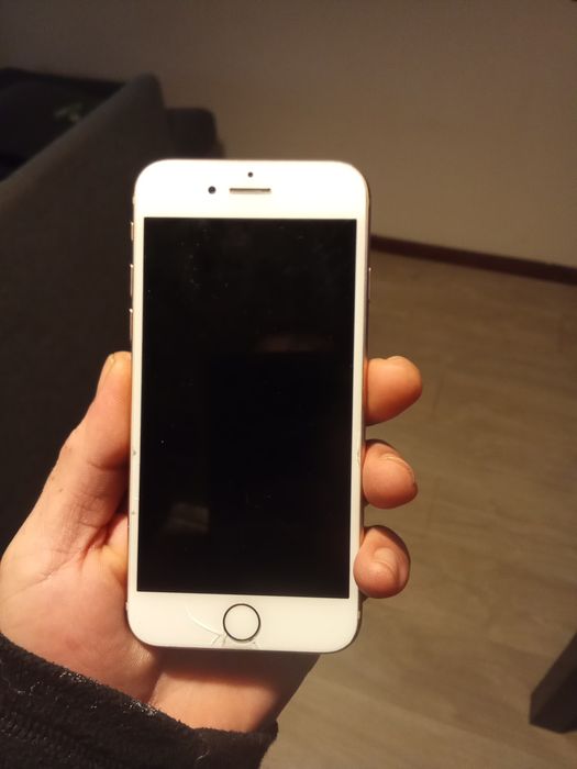 iPhone 8  partido n parte trazeira