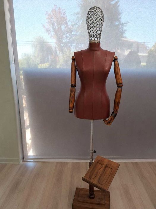 Mobiliário da loja de roupa