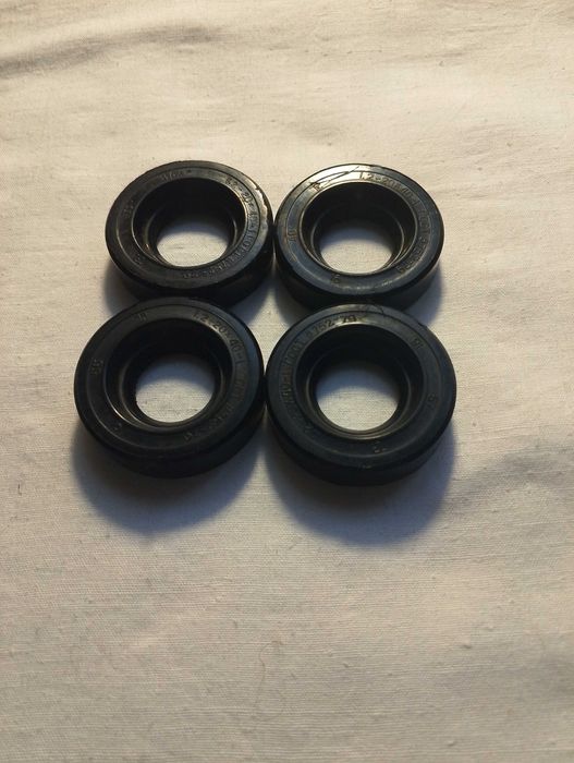 Манжети ( сальники )  1.2-20х40-1   (лот - 4 шт)