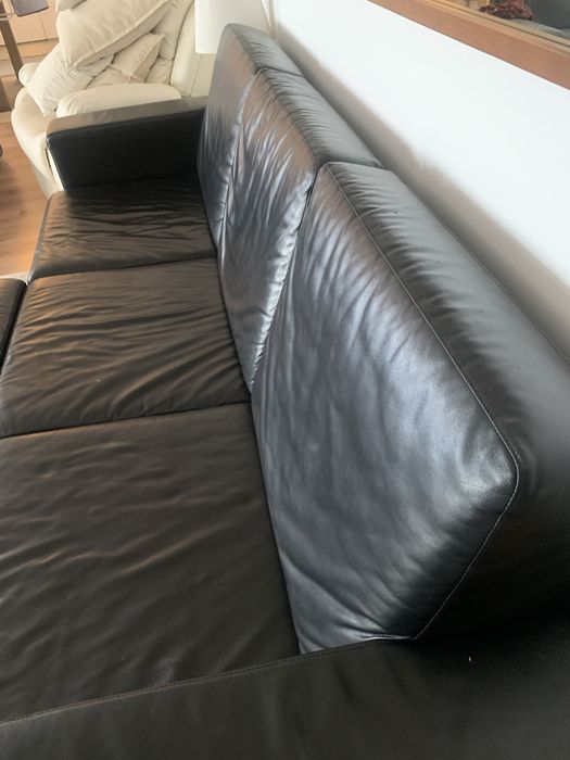 Sofa pele Preto 3 lugares com puff